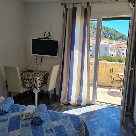 Rooms Andelka Бол Екстер'єр фото