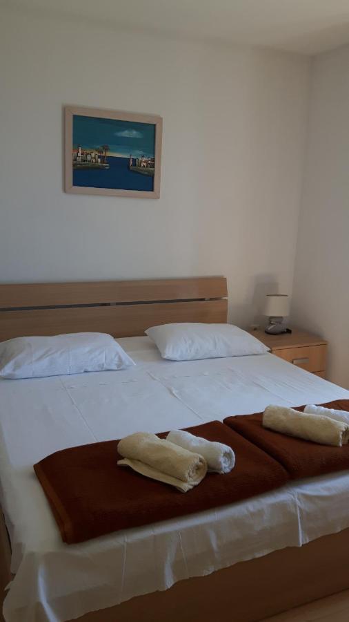 Rooms Andelka Бол Екстер'єр фото