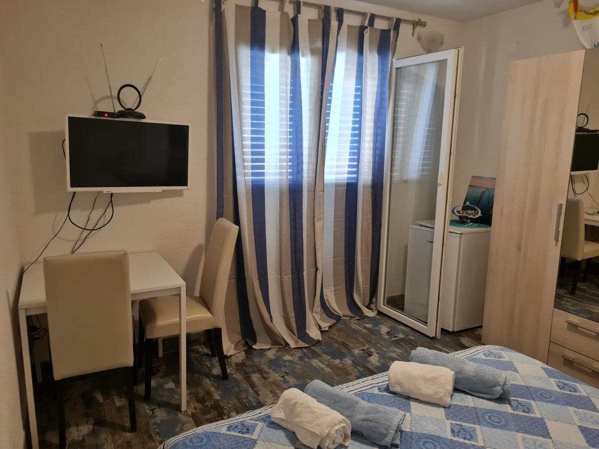Rooms Andelka Бол Екстер'єр фото