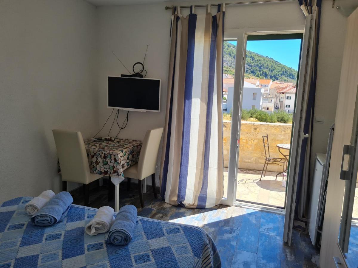 Rooms Andelka Бол Екстер'єр фото